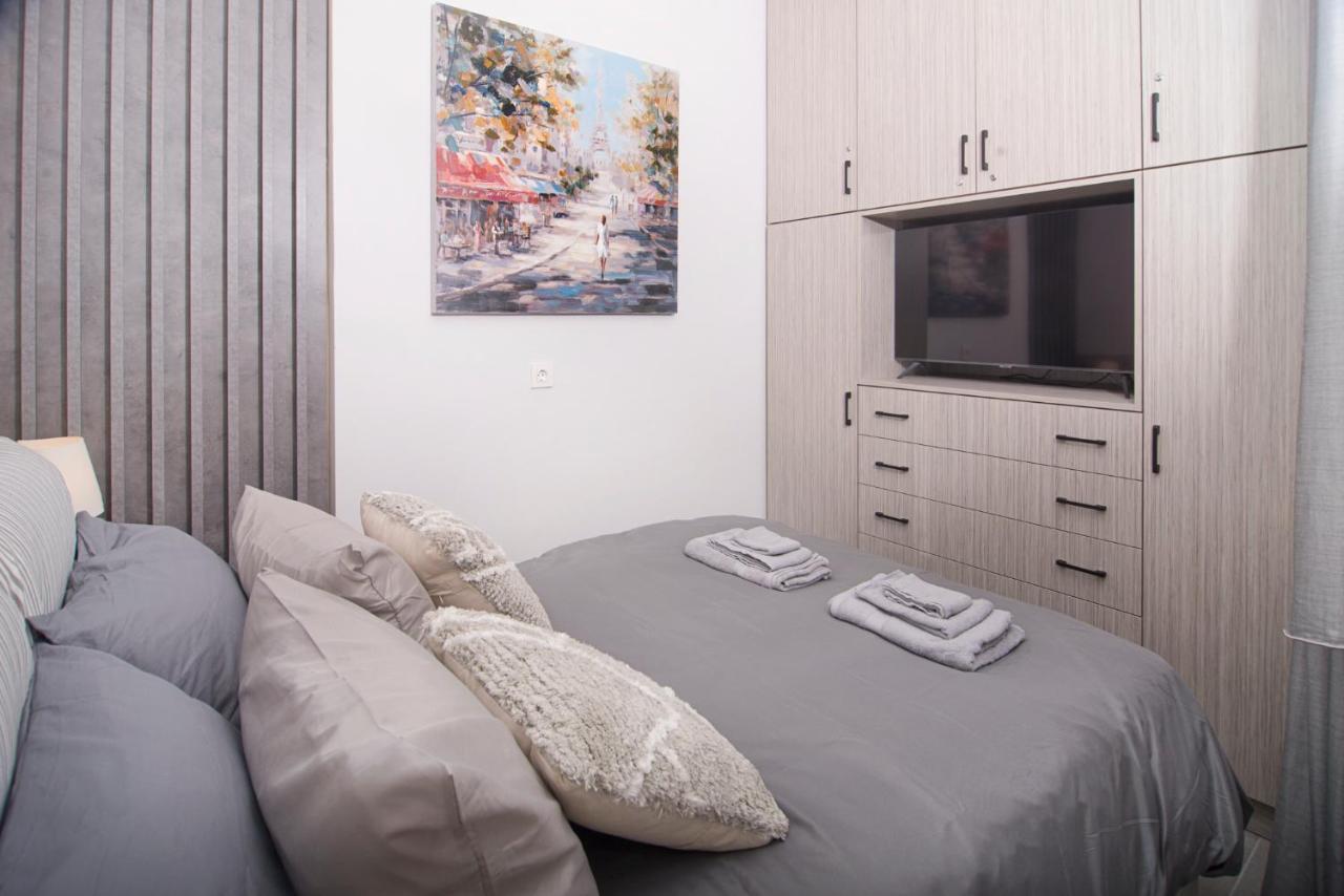 Urban Chic Luxury At The City Center Kalamata Exterior foto