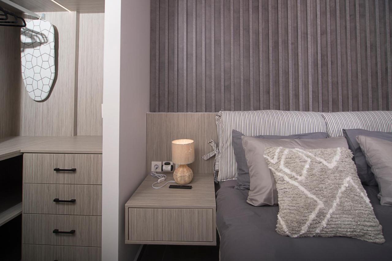 Urban Chic Luxury At The City Center Kalamata Exterior foto