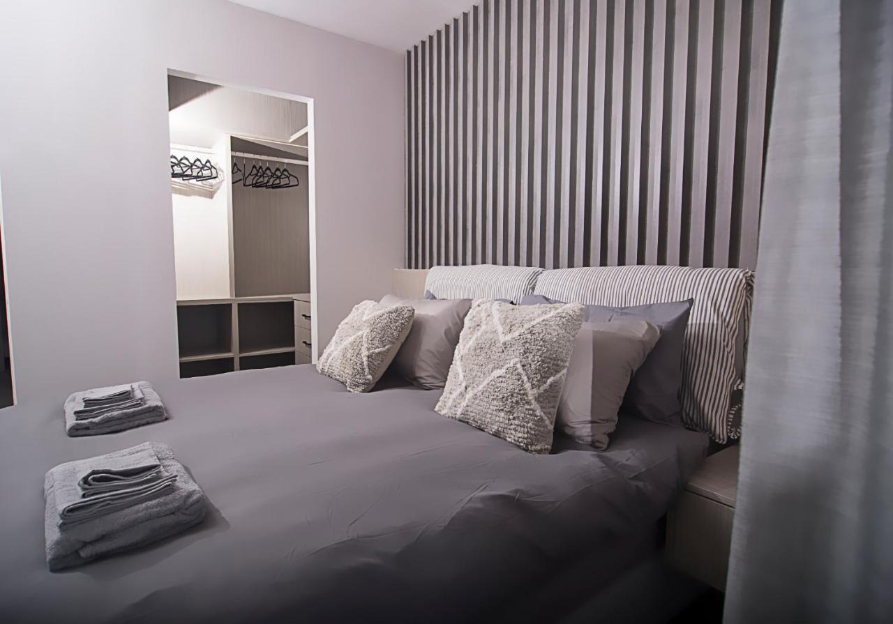 Urban Chic Luxury At The City Center Kalamata Exterior foto